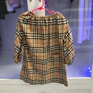Girls Burberry dress. Only worn once. Size 6.